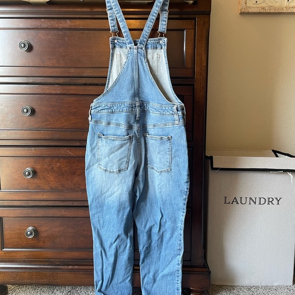 Denim overalls size 4 from Universal threads. - Picture 2 of 2